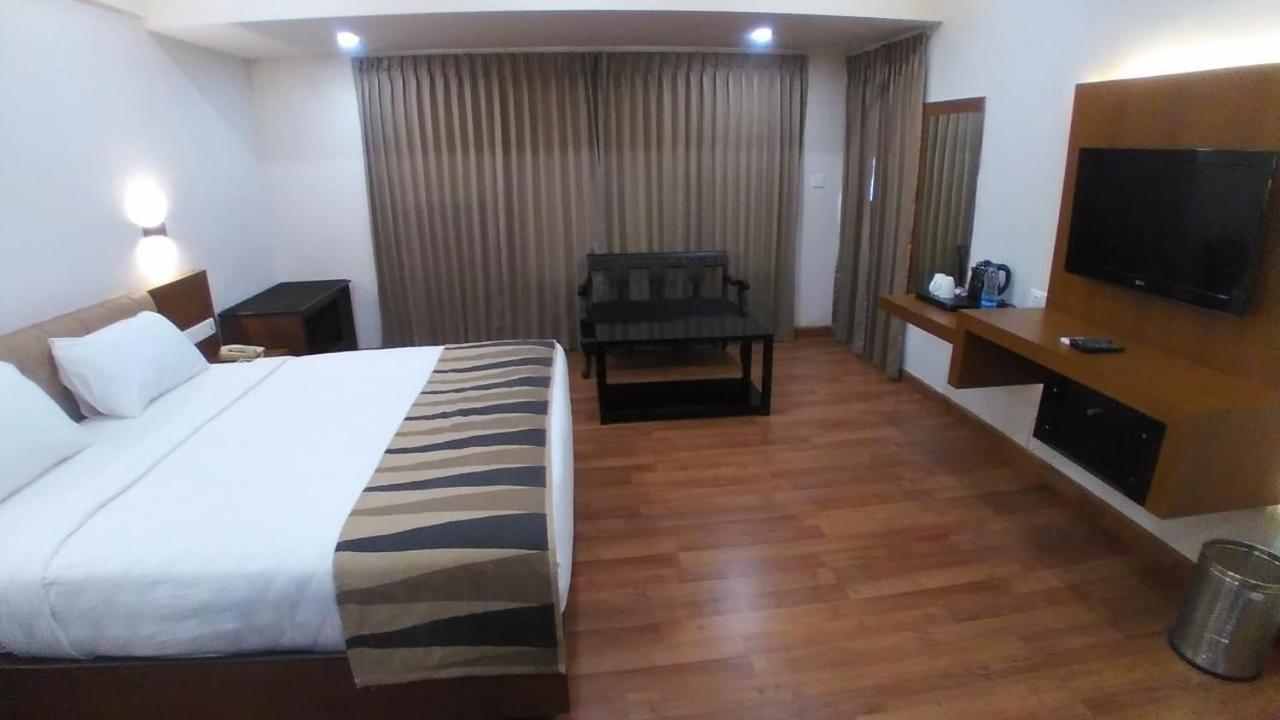 Отель Malabar Residency Каннур Экстерьер фото