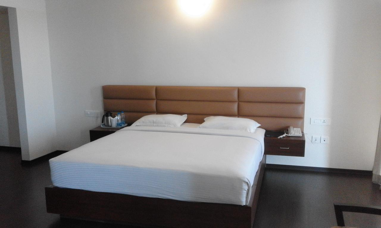 Отель Malabar Residency Каннур Экстерьер фото